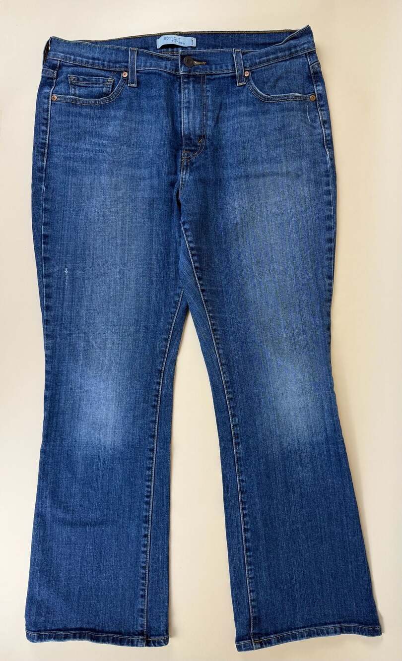Levi's 515 Boot Cut Women's Medium Wash Blue Jeans